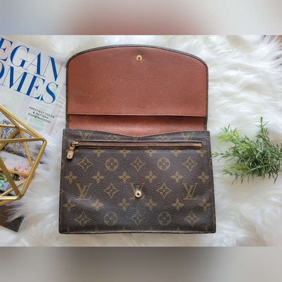SOLD Vintage Louis Vuitton Monogram Rabat 23 Clutch - Picture 6 of 9